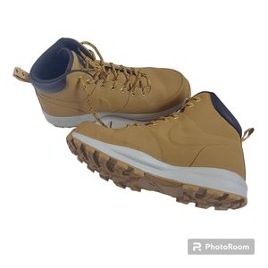 Nike Men’s Manoa Leather Water Resistant Boots Wheat Tan Size 11.5